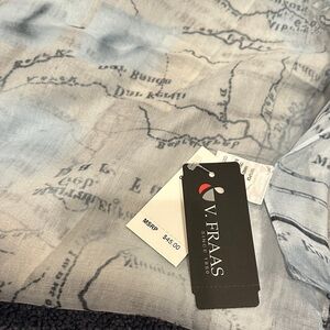 V. FRAAS Geographic Print Scarf in Gray and White